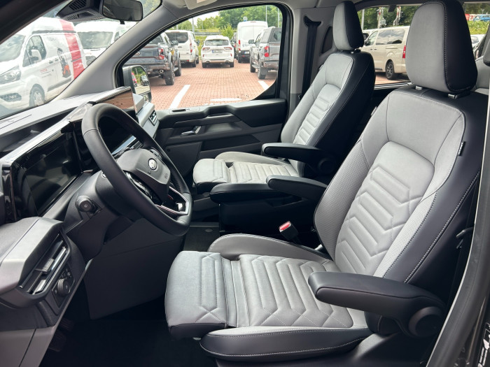 Titanium X L1 2.5 PHEV 171kW na operativní leasing