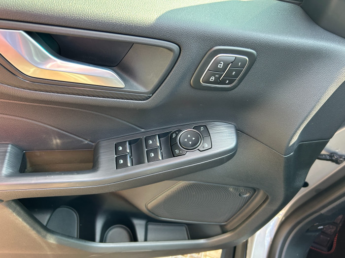 2.5Hybrid PHEV 178kW Titanium na operativní leasing