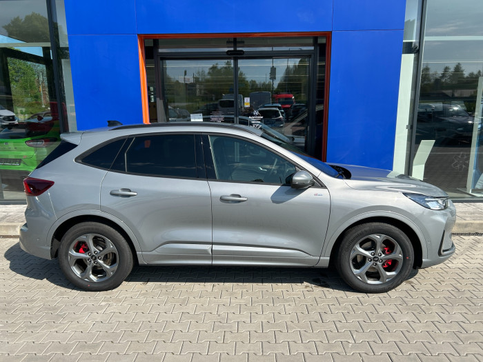 2.5Hybrid PHEV 178kW Titanium na operativní leasing