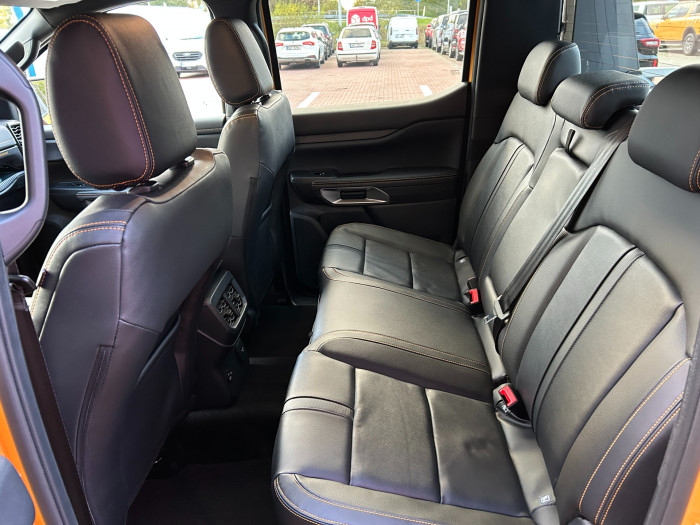  WILDTRAK 2.3 Hybrid PHEV 205kW na operativní leasing