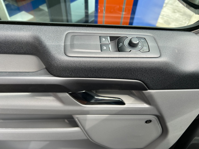 Titanium X L1 2.5 PHEV 171kW na operativní leasing