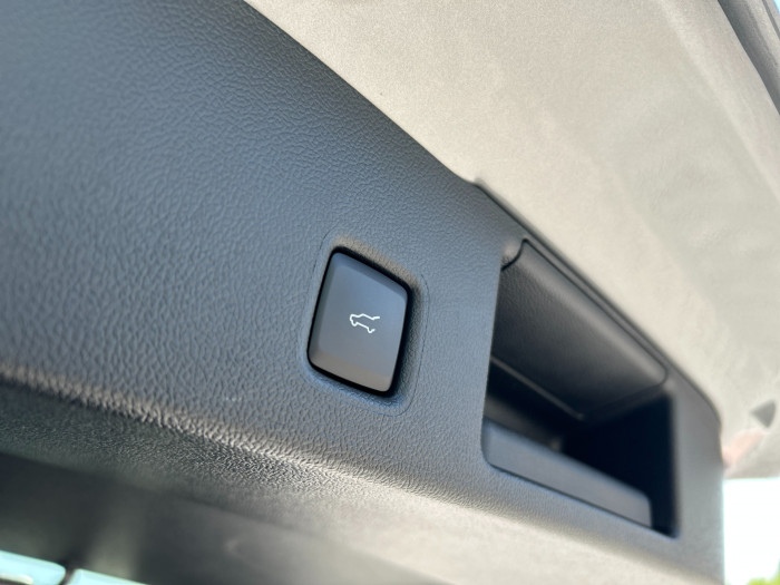 2.5Hybrid PHEV 178kW Titanium na operativní leasing