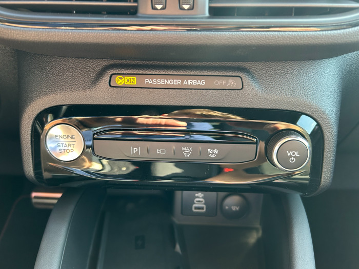 2.5Hybrid PHEV 178kW Titanium na operativní leasing