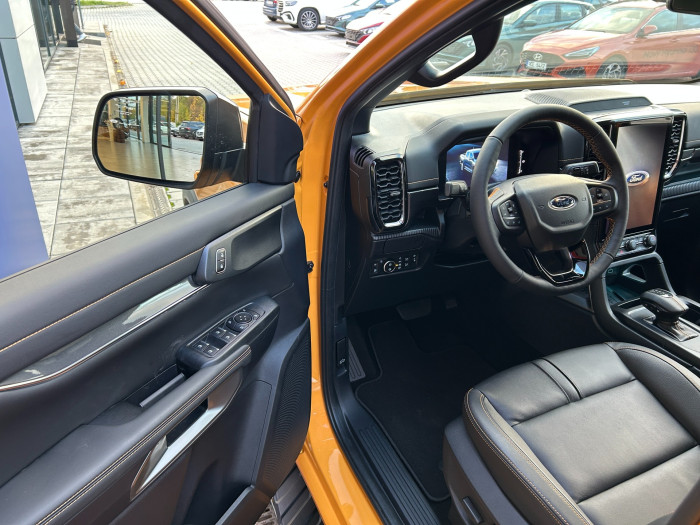  WILDTRAK 2.3 Hybrid PHEV 205kW na operativní leasing
