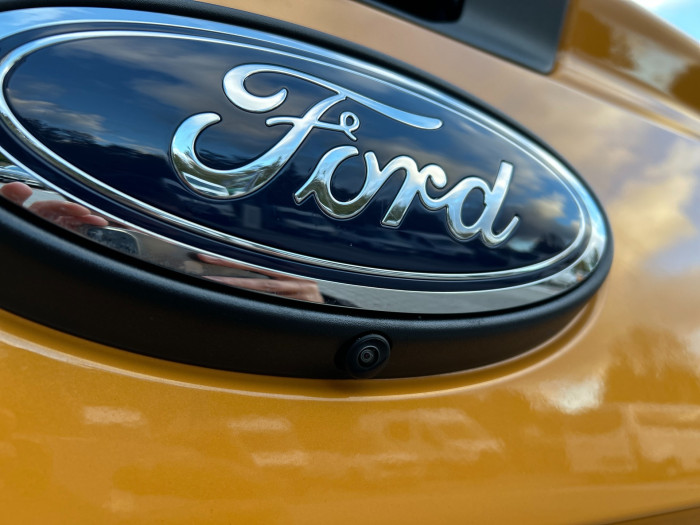  WILDTRAK 2.3 Hybrid PHEV 205kW na operativní leasing